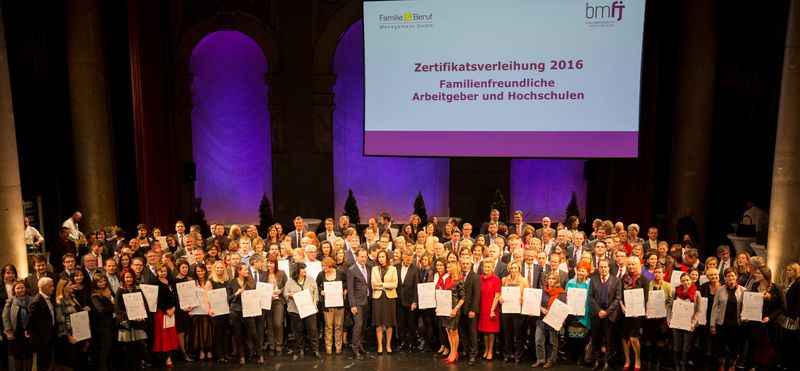 Teilnehmer Zertifikatsverleihung Audit berufundfamilie 2016
