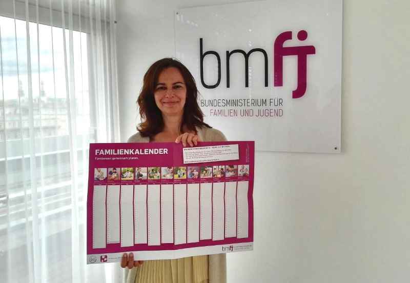 BMFJ Dr. Karmasin präsentiert den Familienkalender: Familienzeit gemeinsam planen