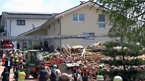 Einsatzkrfte suchen nach Familie: Heftige Explosion zerstrt Wohnhaus im Allgu