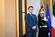 Maxi commande de champagne : l’Élysée trinque au désendettement